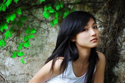 老总和美女_老总在水里下药迷美女(2)